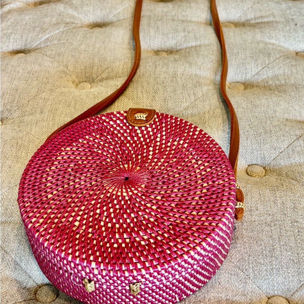Summer Pink Round Rattan Bamboo Sustainable Textile Crossbody Bag - Picture 6 of 13